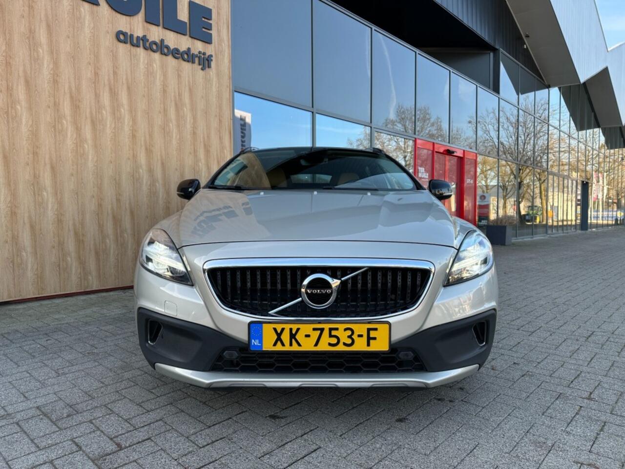 Volvo V40 Cross Country 1.5 T3 Polar+ Luxury / Trekhaak / CarPlay