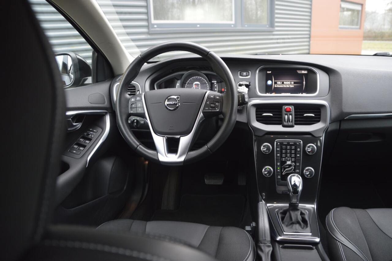 Volvo V40 1.5 T2 Polar + navigatie, winterpack, xenon, lm velgen