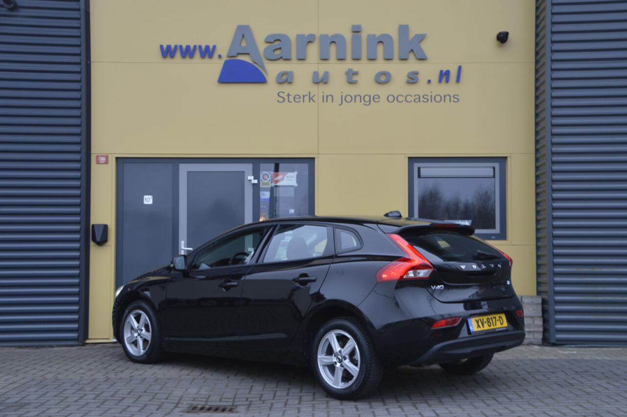 Volvo V40 1.5 T2 Polar + navigatie, winterpack, xenon, lm velgen