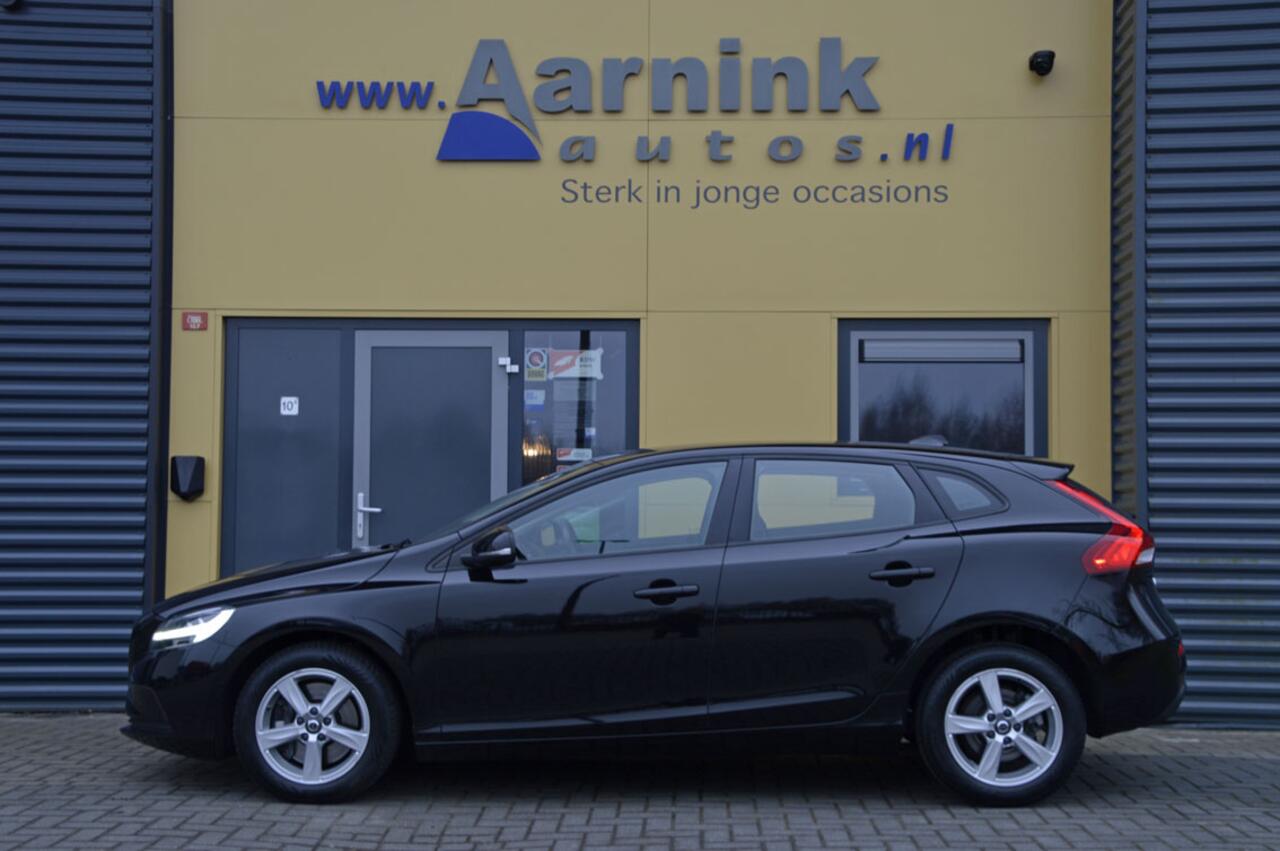 Volvo V40 1.5 T2 Polar + navigatie, winterpack, xenon, lm velgen
