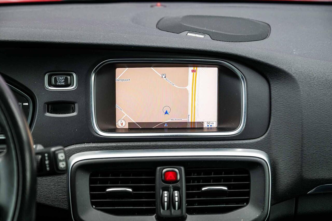 Volvo V40 1.5 T3 Polar+ Sport | Trekhaak | Panorama dak | Harman & Kardon | Achteruitrijcamera | Stoelverwarming | Climate control |