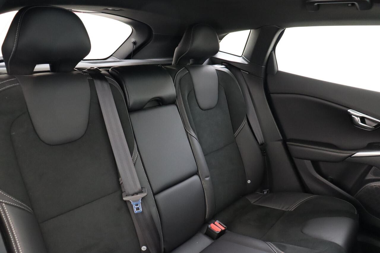 Volvo V40 T3 AUT. POLAR+ SPORT -PANO.DAK|HARMAN/KARDON|KEYLESS|STANDKACHEL|PRIVACY.GLAS|CAMERA|AUT.PARKEREN|TREKHAAK