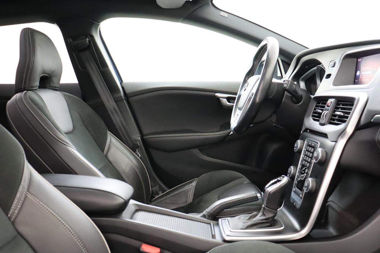 Volvo V40 T3 AUT. POLAR+ SPORT -PANO.DAK|HARMAN/KARDON|KEYLESS|STANDKACHEL|PRIVACY.GLAS|CAMERA|AUT.PARKEREN|TREKHAAK