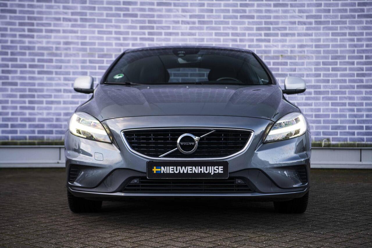 Volvo V40 T3 Polar+ Sport | Navi | Panoramadak | Harman Kardon Audio | LED | Camera | Stoelverwarming | Getint Glas | DAB | Keyless | Volvo On Call | 17" LM