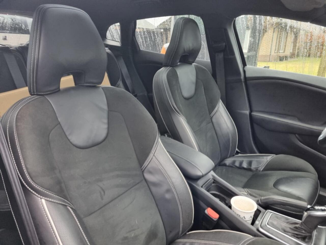 Volvo V40 T3 Aut. Rdesign Pano