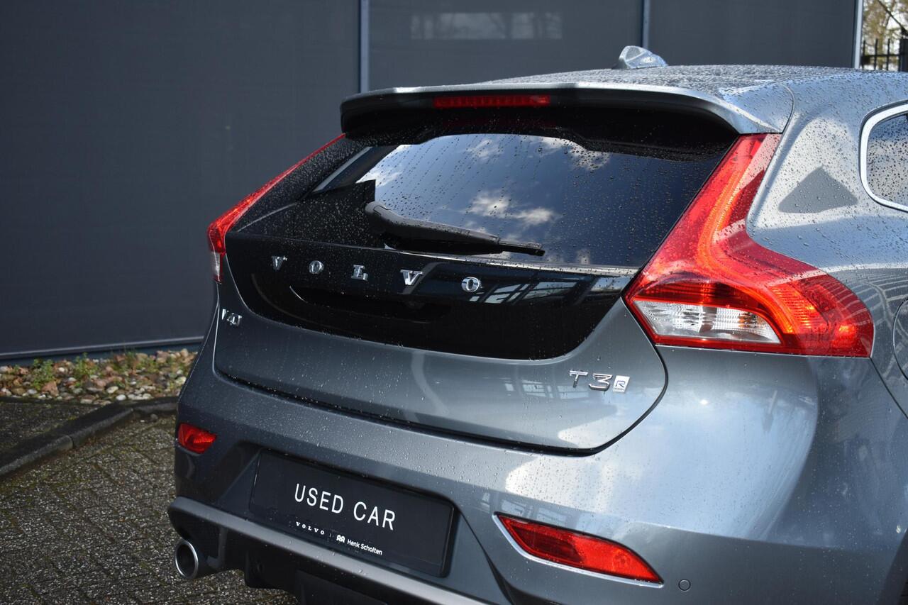 Volvo V40 T3 Polar+ Sport | Standkachel | Elek bedienbare stoelen met geheugen | Trekhaak |