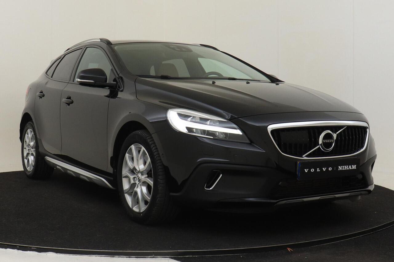 Volvo V40 CROSS COUNTRY T3 AUT. POLAR+ LUXURY -PANO.DAK|POWER-SEATS|ADAP.CRUISE|HARMAN/KARDON|LEDER|BLIS
