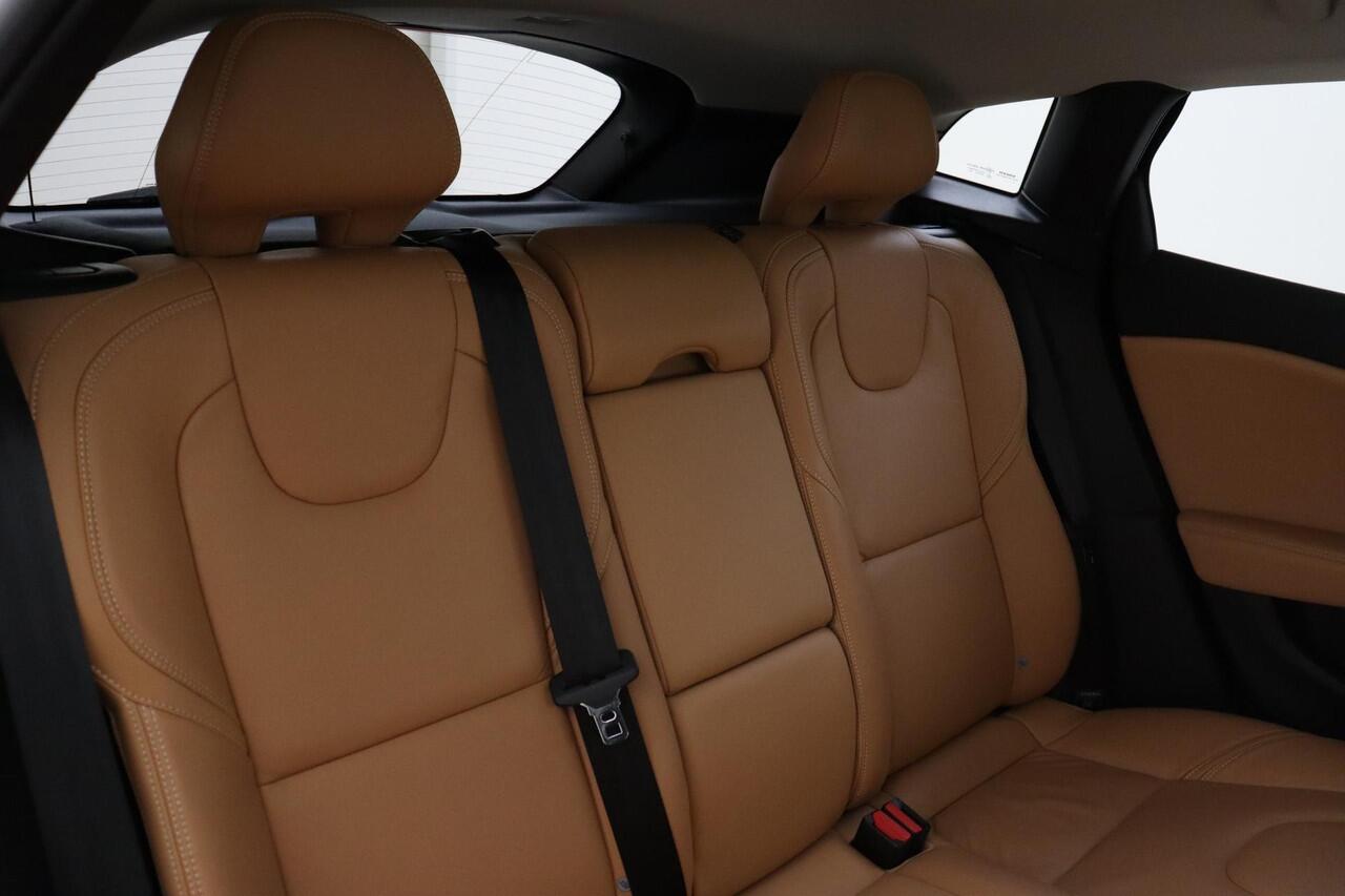 Volvo V40 CROSS COUNTRY T3 AUT. POLAR+ LUXURY -PANO.DAK|POWER-SEATS|ADAP.CRUISE|HARMAN/KARDON|LEDER|BLIS