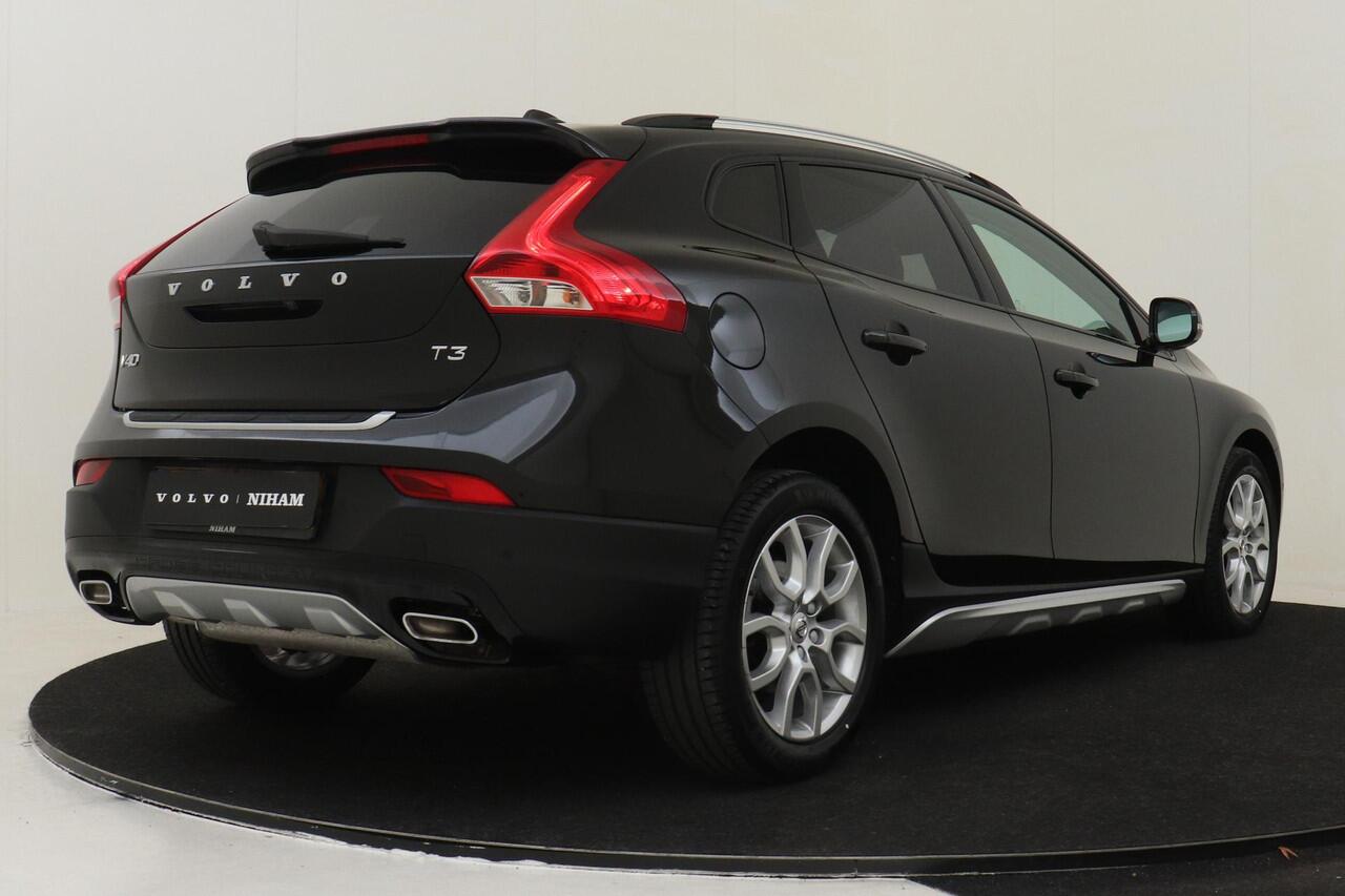 Volvo V40 CROSS COUNTRY T3 AUT. POLAR+ LUXURY -PANO.DAK|POWER-SEATS|ADAP.CRUISE|HARMAN/KARDON|LEDER|BLIS