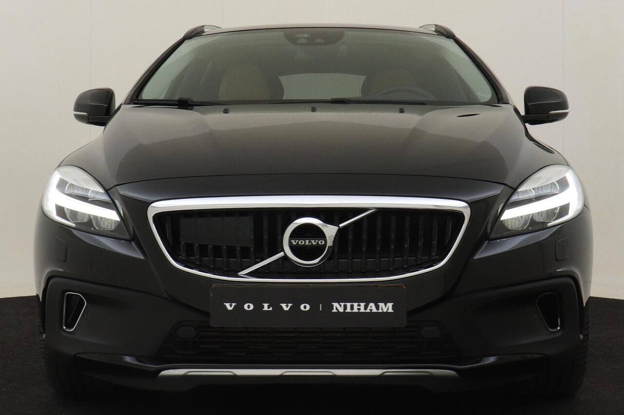 Volvo V40 CROSS COUNTRY T3 AUT. POLAR+ LUXURY -PANO.DAK|POWER-SEATS|ADAP.CRUISE|HARMAN/KARDON|LEDER|BLIS