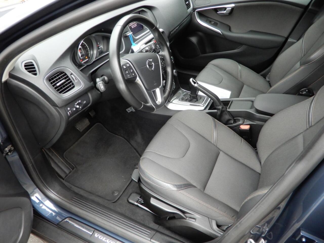 Volvo V40 CROSS COUNTRY 1.5 T3 Nordic+ | NL auto | lage km stand | dealer onderhouden |