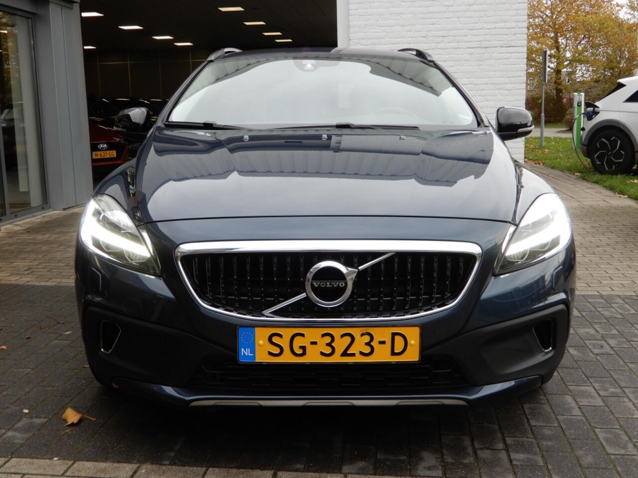 Volvo V40 CROSS COUNTRY 1.5 T3 Nordic+ | NL auto | lage km stand | dealer onderhouden |