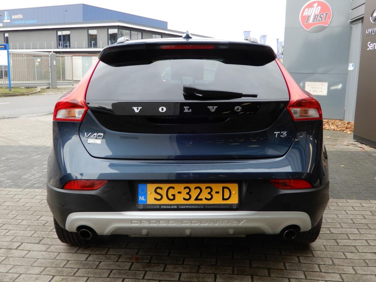 Volvo V40 CROSS COUNTRY 1.5 T3 Nordic+ | NL auto | lage km stand | dealer onderhouden |