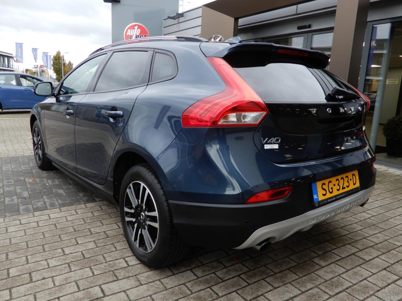 Volvo V40 CROSS COUNTRY 1.5 T3 Nordic+ | NL auto | lage km stand | dealer onderhouden |