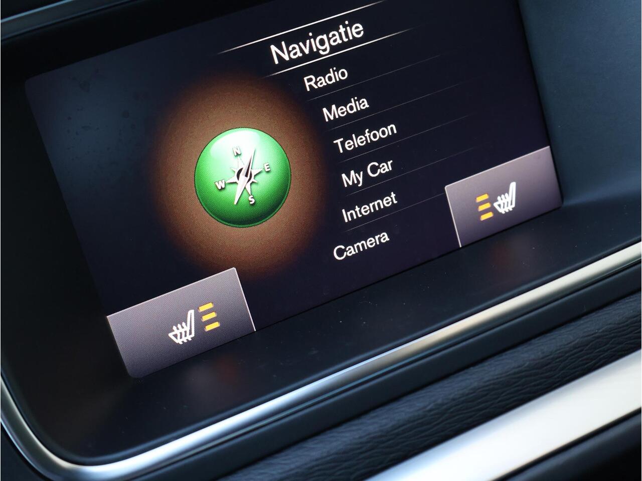 Volvo V40 CROSS COUNTRY T3 Polar+ Luxury | Panoramadak | Harman Kardon | Stoelverwarming