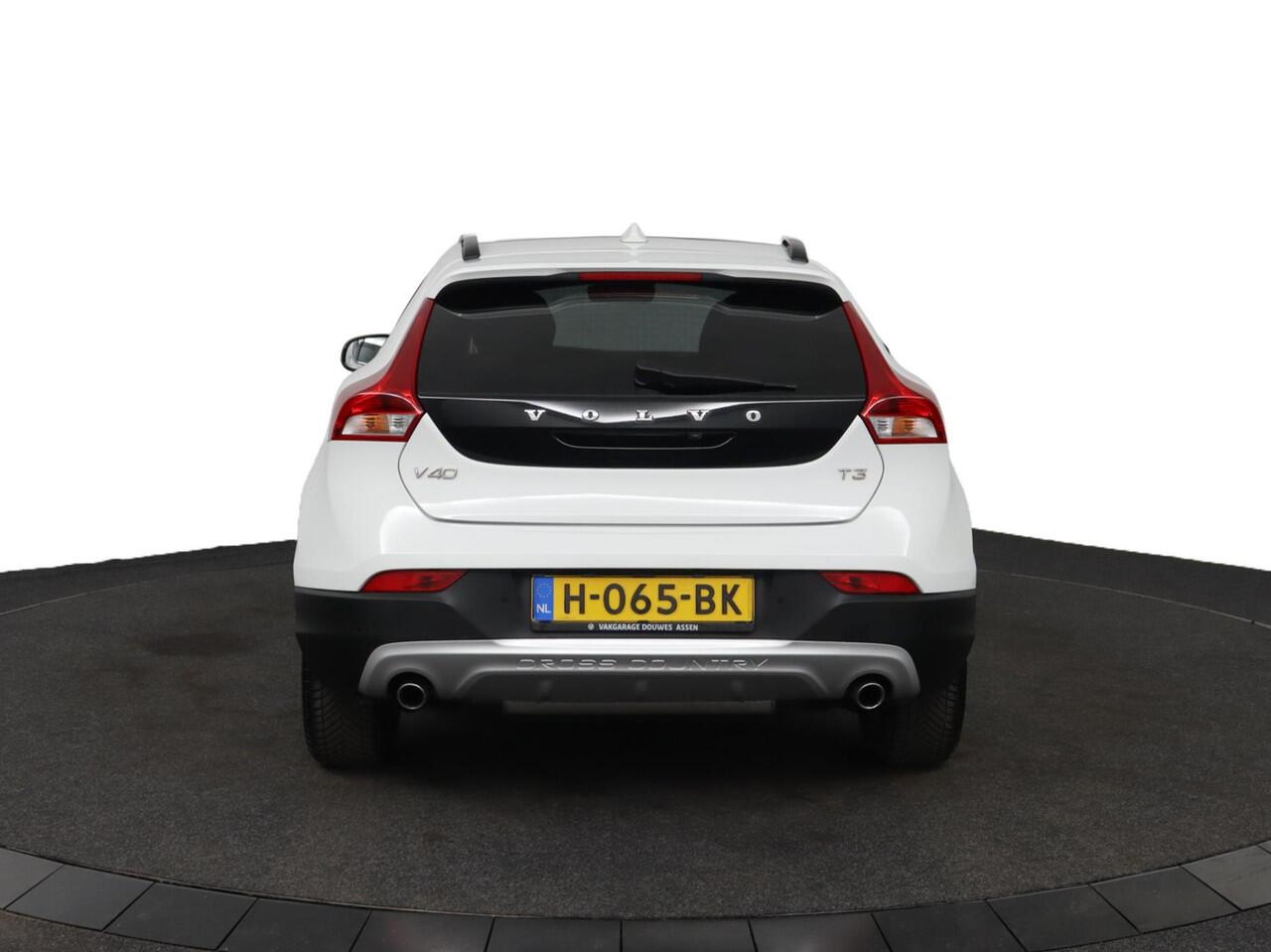 Volvo V40 CROSS COUNTRY T3 Polar+ Luxury | NAP | Automaat | 1e eigenaar | Pano | Leder | Stoelverwarming | Keyless
