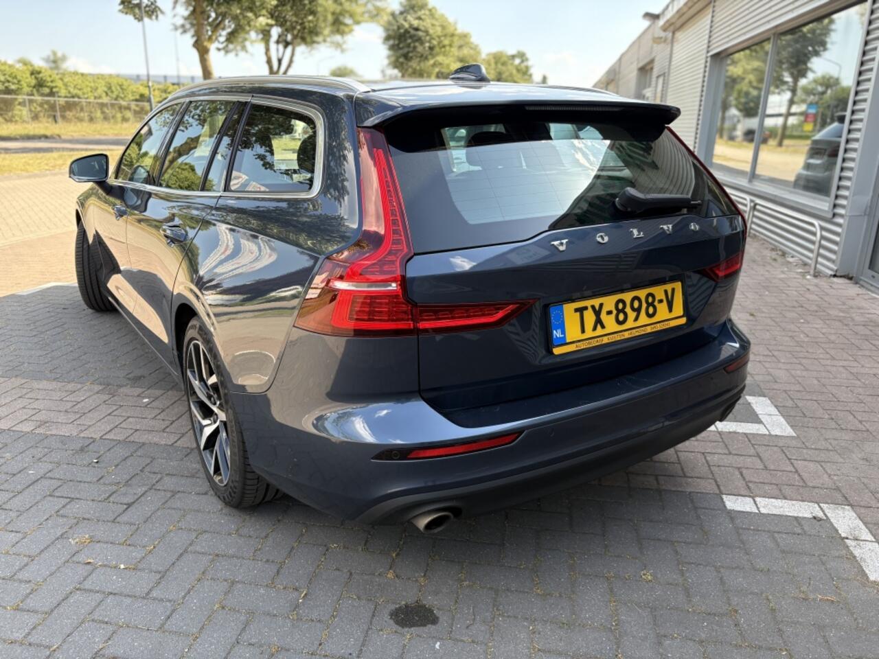 Volvo V60 2.0 T5 Momentum