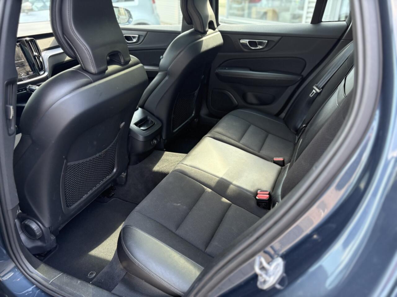 Volvo V60 2.0 T5 Momentum