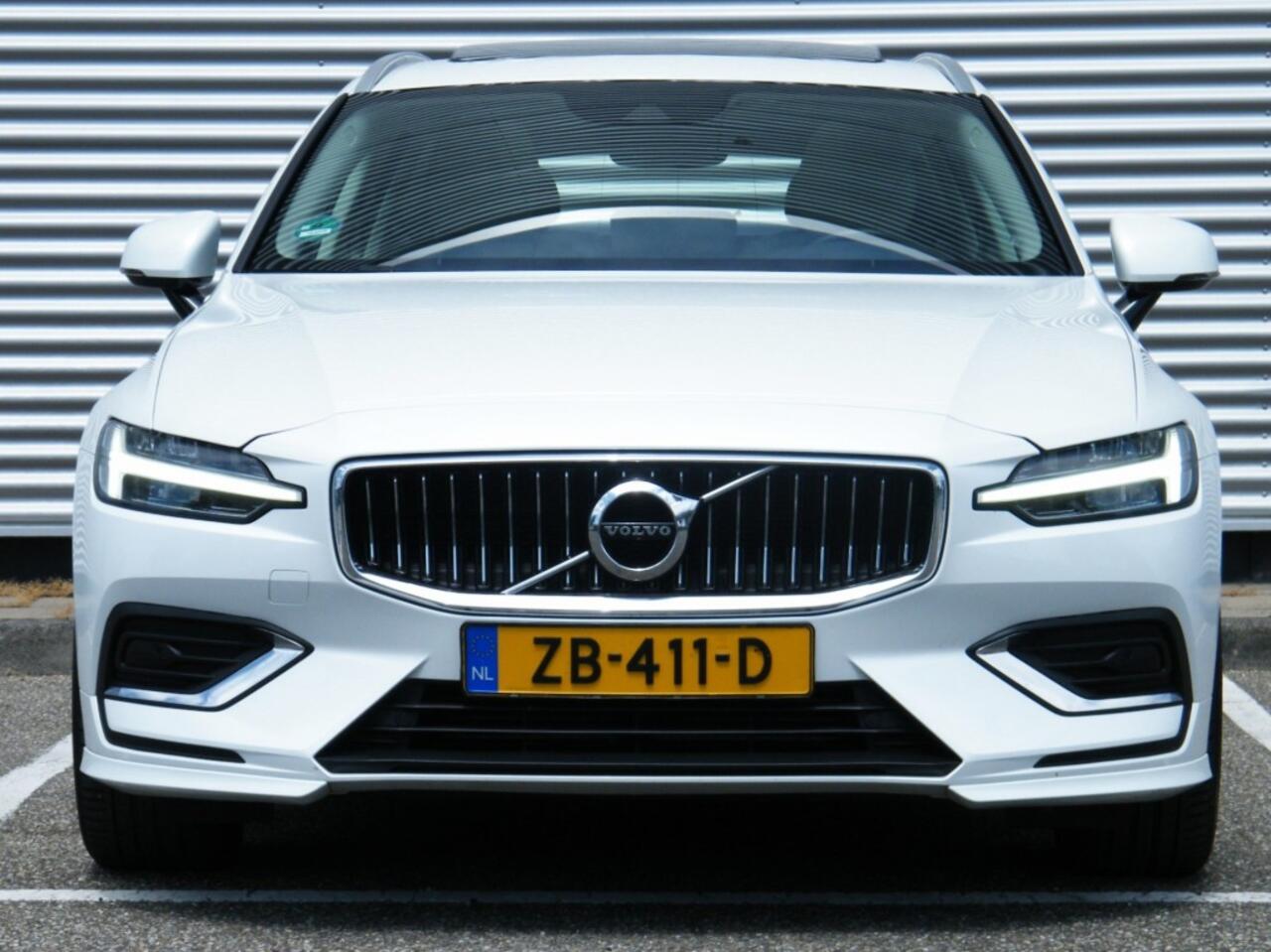 Volvo V60 2.0i T5 Inscription Aut8 I NL-Auto I 100% dealer I Pano I Harman