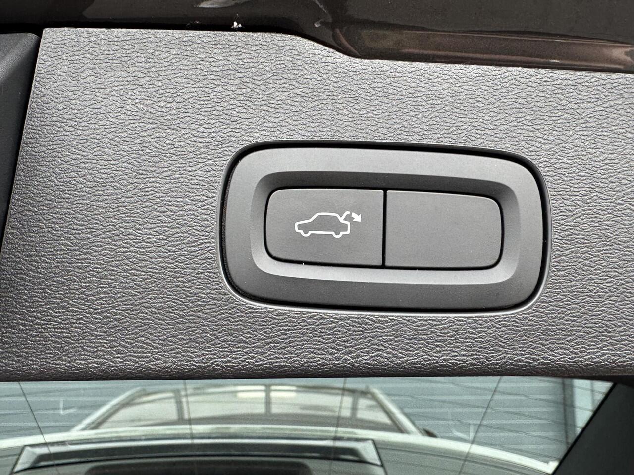 Volvo V60 2.0 T5 INSCRIPTION I APPLE/ANDROID I NAVIGATIE I PARKEERCAMERA I ADAPTIEVE CRUISE CONTROL I STOELVERWARMING