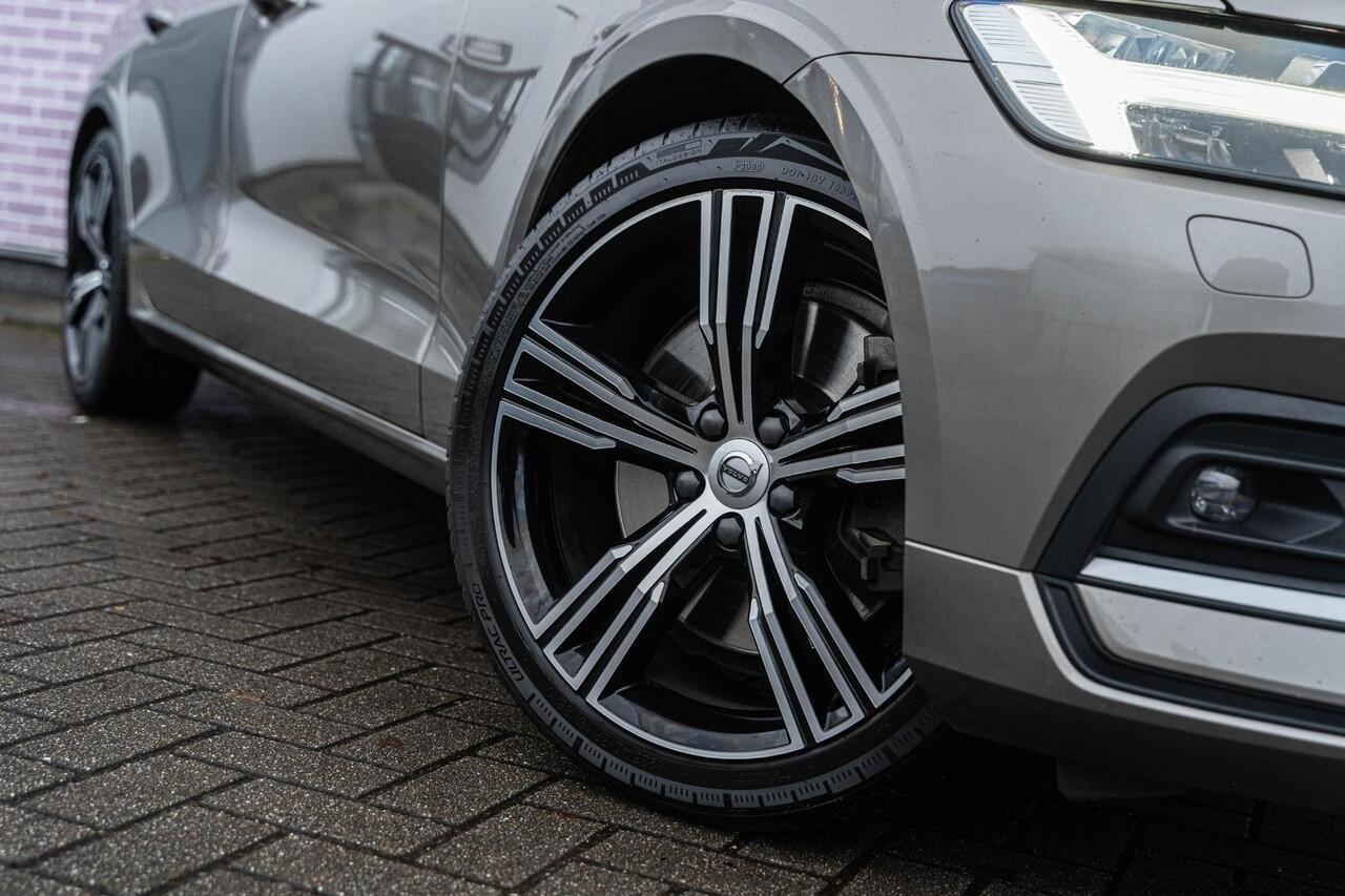 Volvo V60 2.0 T5 Inscription | Trekhaak | Adaptive cruise control | Lederen bekleding | Actieve LED koplampen | Stoelverwarming | Achteruitrijcamera | 19" velgen | Parkeersensoren voor + achter | Navigatie | Apple Carplay / Android Auto |