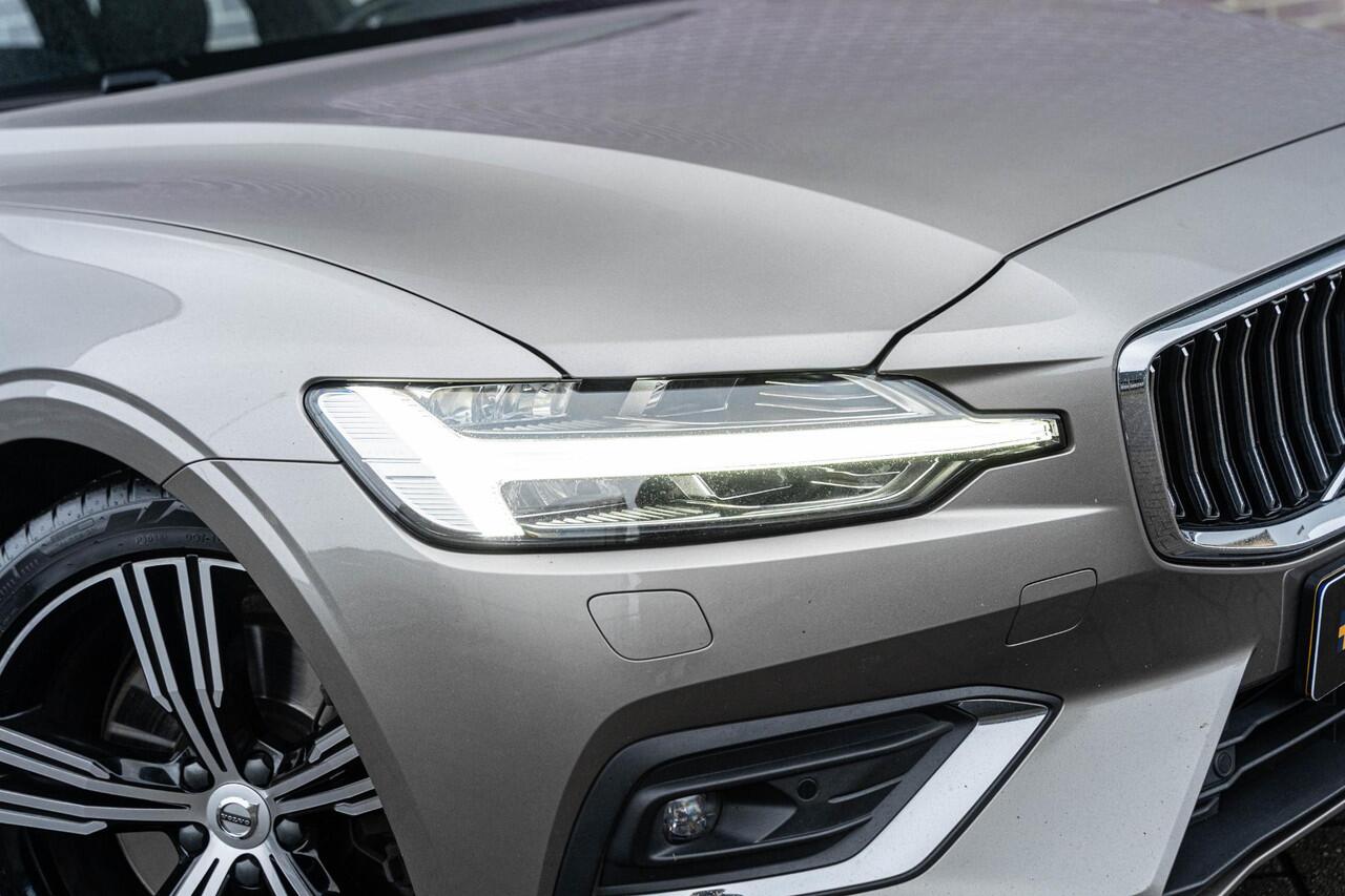 Volvo V60 2.0 T5 Inscription | Trekhaak | Adaptive cruise control | Lederen bekleding | Actieve LED koplampen | Stoelverwarming | Achteruitrijcamera | 19" velgen | Parkeersensoren voor + achter | Navigatie | Apple Carplay / Android Auto |