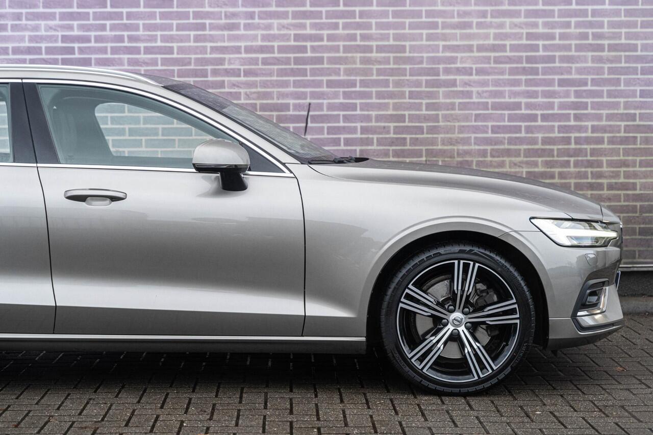 Volvo V60 2.0 T5 Inscription | Trekhaak | Adaptive cruise control | Lederen bekleding | Actieve LED koplampen | Stoelverwarming | Achteruitrijcamera | 19" velgen | Parkeersensoren voor + achter | Navigatie | Apple Carplay / Android Auto |