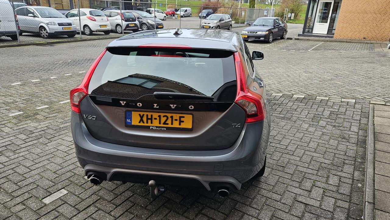 Volvo V60 2.0 T4 Business Sport