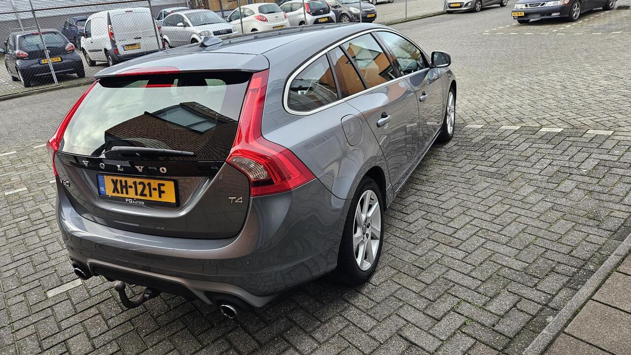 Volvo V60 2.0 T4 Business Sport