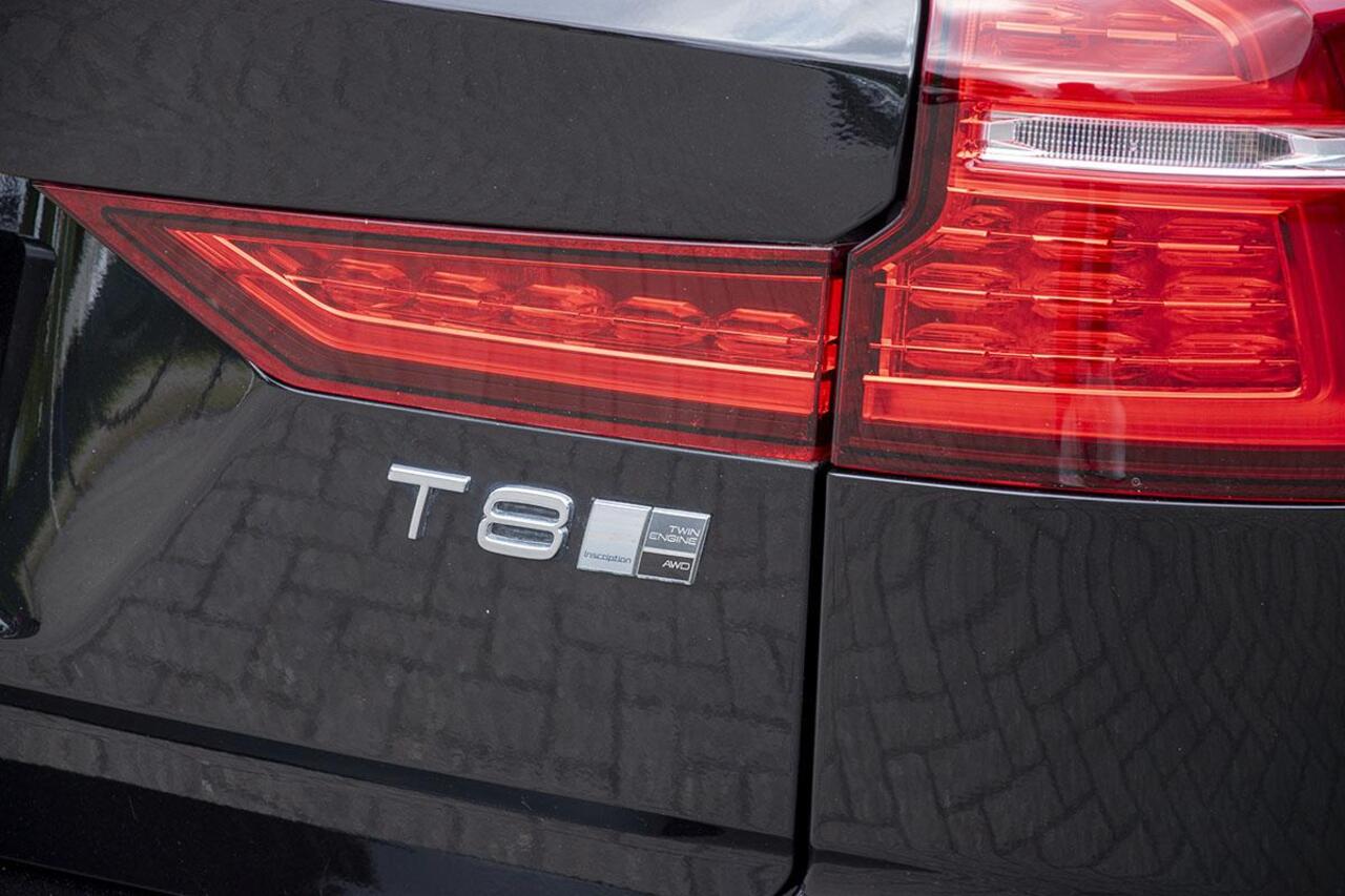 Volvo V60 2.0 T8 TWIN ENGINE AWD INSCRIPTION