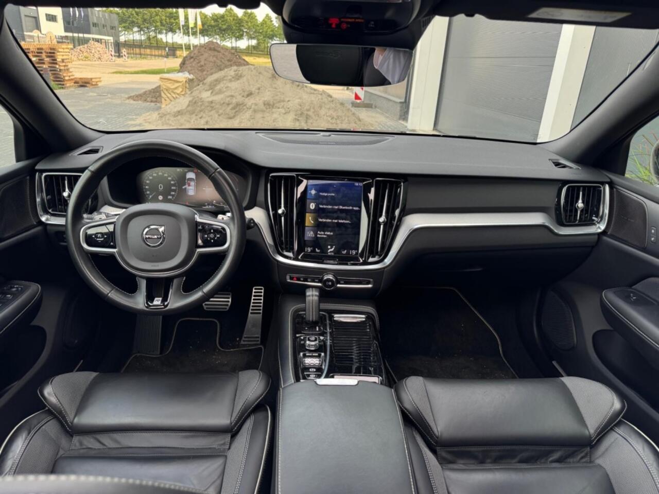 Volvo V60 2.0 T8 TE AWD R-Des. 392pk PANO CR CONTROL NAVI ECC