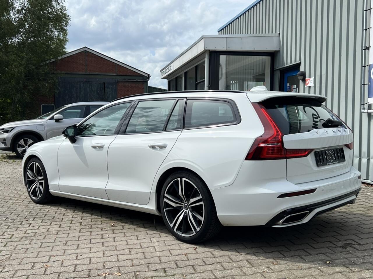 Volvo V60 2.0 D4 R-Design