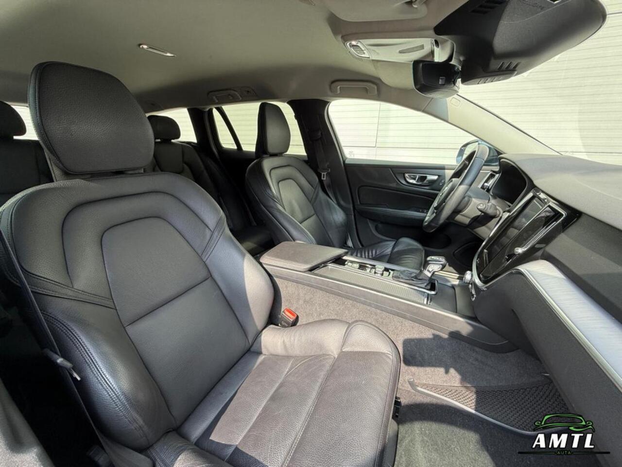 Volvo V60 - 2.0 T4 Momentum Pro