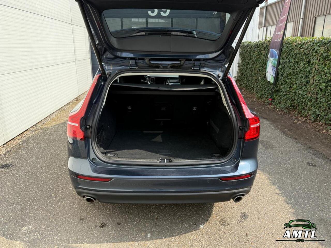 Volvo V60 - 2.0 T4 Momentum Pro