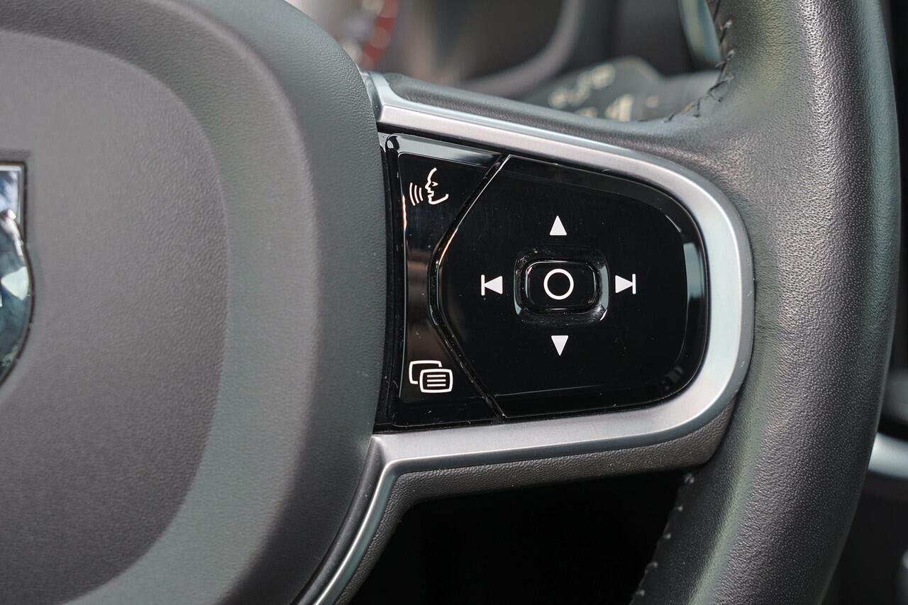 Volvo V60 T5 Inscription - Parkeercamera achter - Verwarmde voorstoelen - Parkeersensoren voor & achter - Elektr. bedienb. bestuurdersstoel met geheugen - Apple Carplay & Android Auto - High Performance audio - Cruise control - 18' LMV