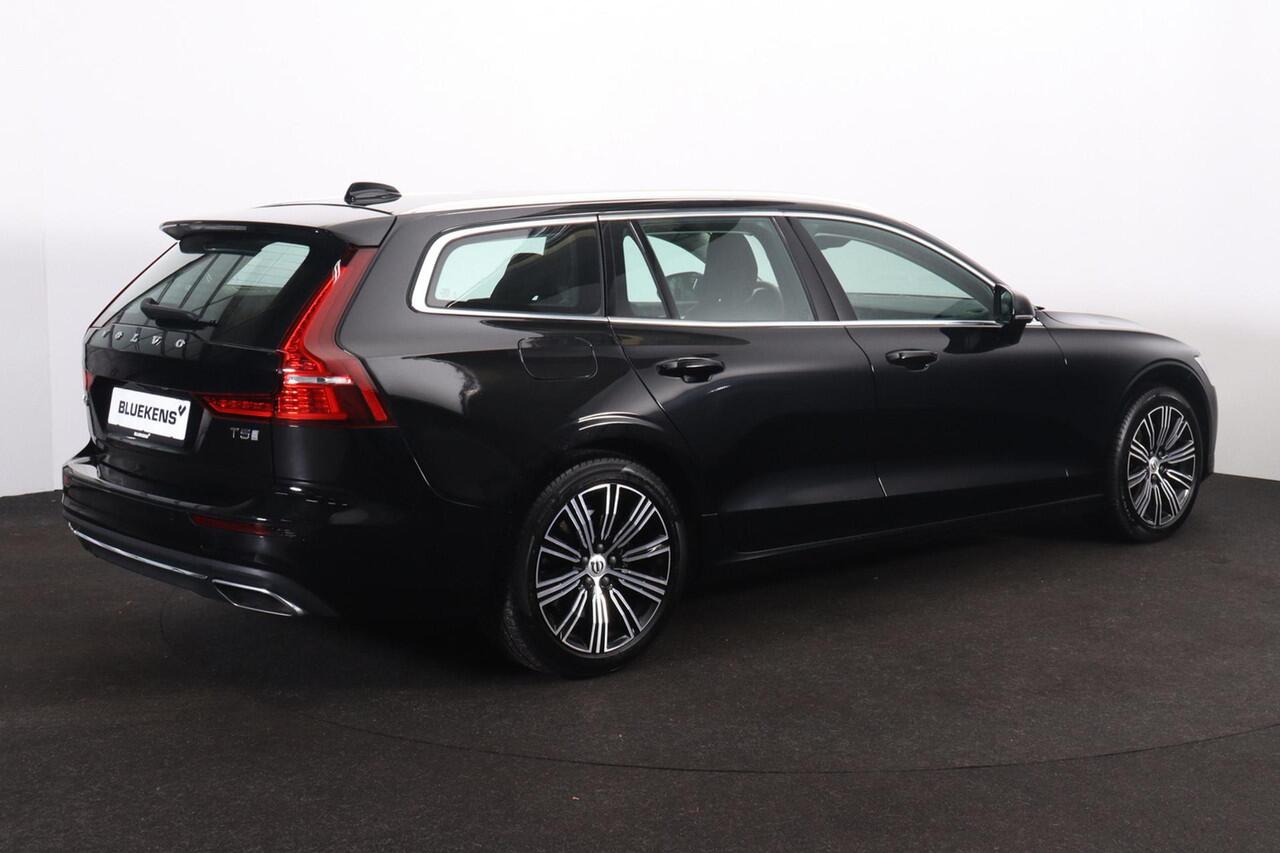 Volvo V60 T5 Inscription - Parkeercamera achter - Verwarmde voorstoelen - Parkeersensoren voor & achter - Elektr. bedienb. bestuurdersstoel met geheugen - Apple Carplay & Android Auto - High Performance audio - Cruise control - 18' LMV