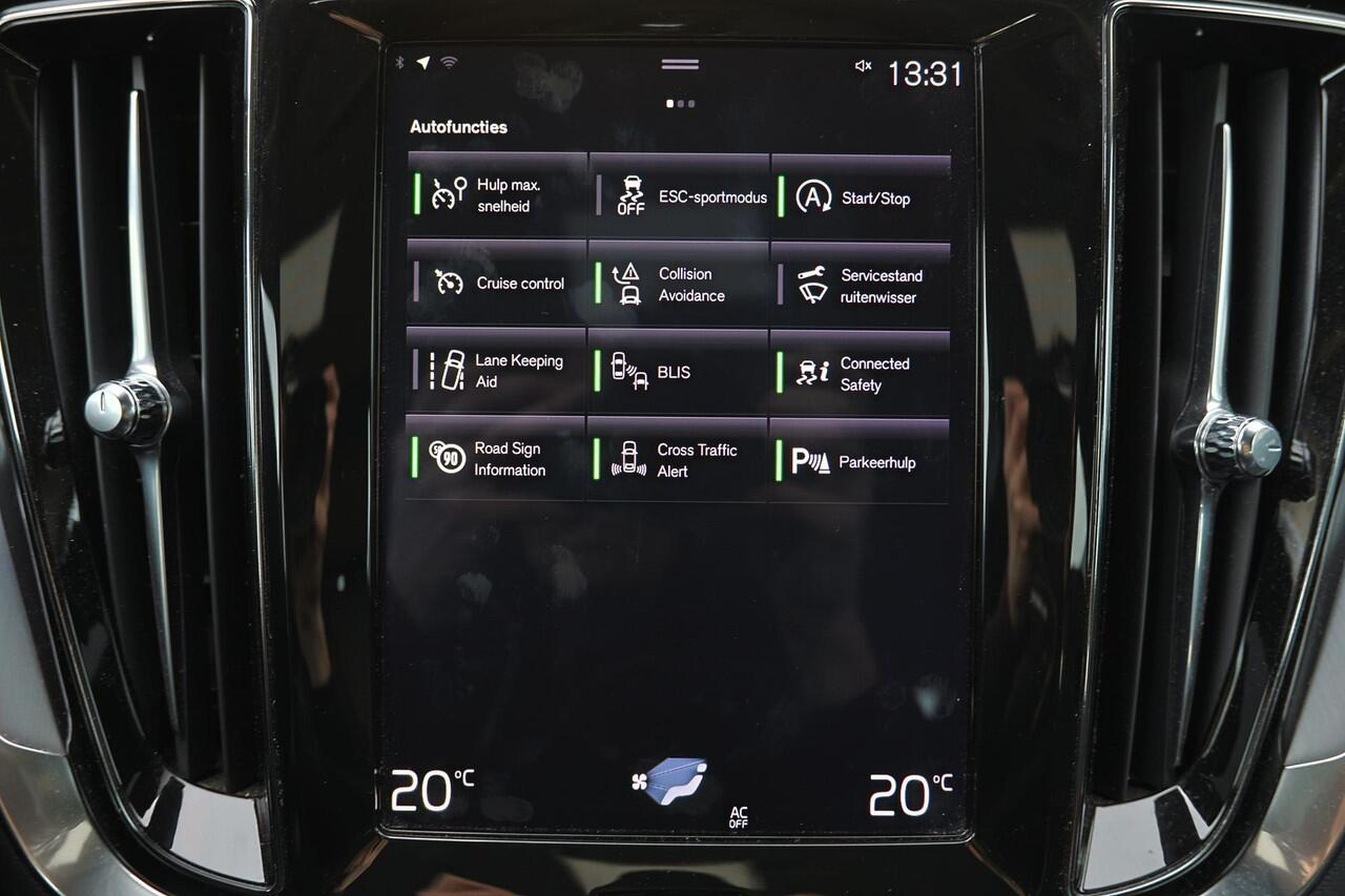 Volvo V60 T5 Momentum - IntelliSafe Assist & Surround - Parkeersensoren voor & achter - Apple Carplay & Android Auto - High Performance audio - 18' LMV