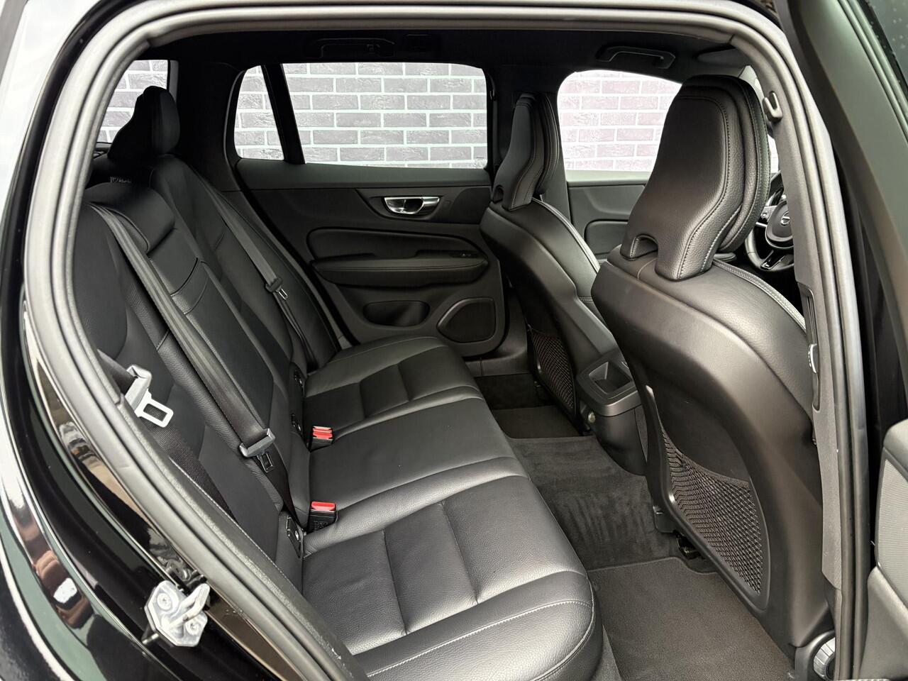 Volvo V60 2.0 T5 Inscription 250PK! | Trekhaak | LED| Climate control | Cruise control | Stoelverwarming | achterbank verwarming | Leder | Zitvlak verlengers | DAB Radio | Apple CarPlay |