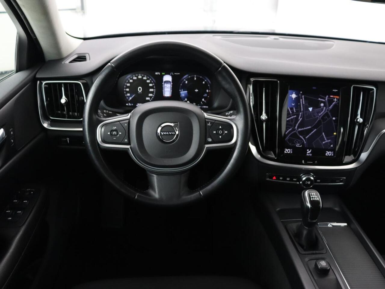 Volvo V60 2.0 D3 Momentum | Carplay | Navigatie | Full LED | Cruise control | Parkeerhulp | Climate control | Bluetooth | Digital Cockpit