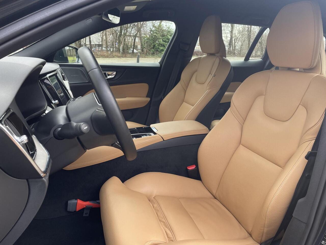 Volvo V60 2.0 T6 Twin Engine AWD Inscription l Vos geleverd l 100% Vos onderhouden l