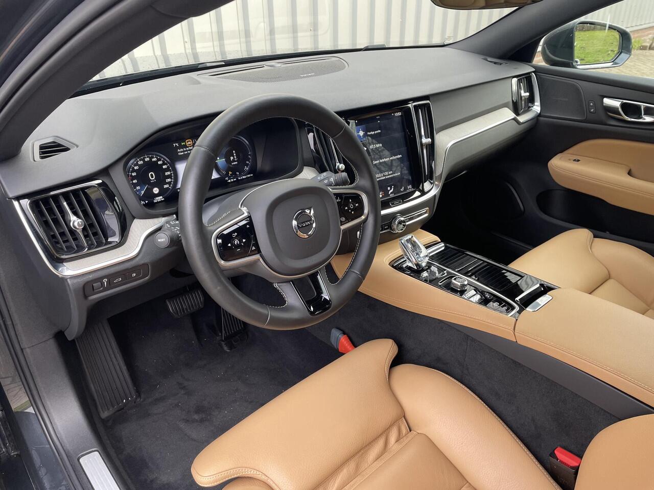 Volvo V60 2.0 T6 Twin Engine AWD Inscription l Vos geleverd l 100% Vos onderhouden l