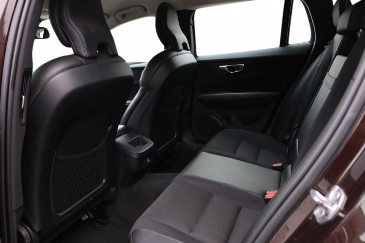 Volvo V60 kombi Momentum T5 251pk Camera l Winterpakket Pro
