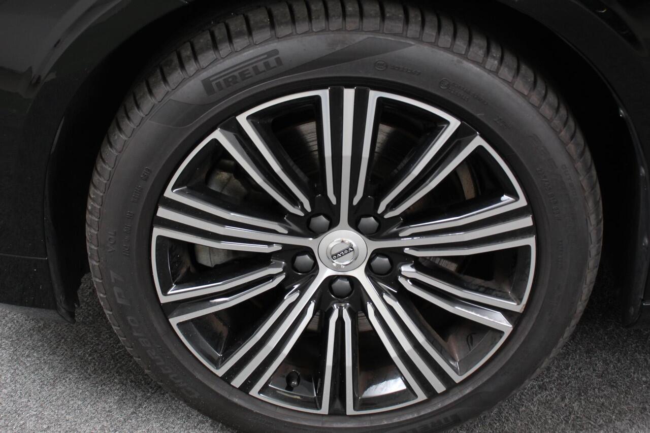 Volvo V60 2.0 T5 250pk Automaat Inscription Navigatie Apple Carpla/Android Auto Climate control Leder Parkeer sensoren Virtual Cockpit |Lichtmetalen velgen 18"