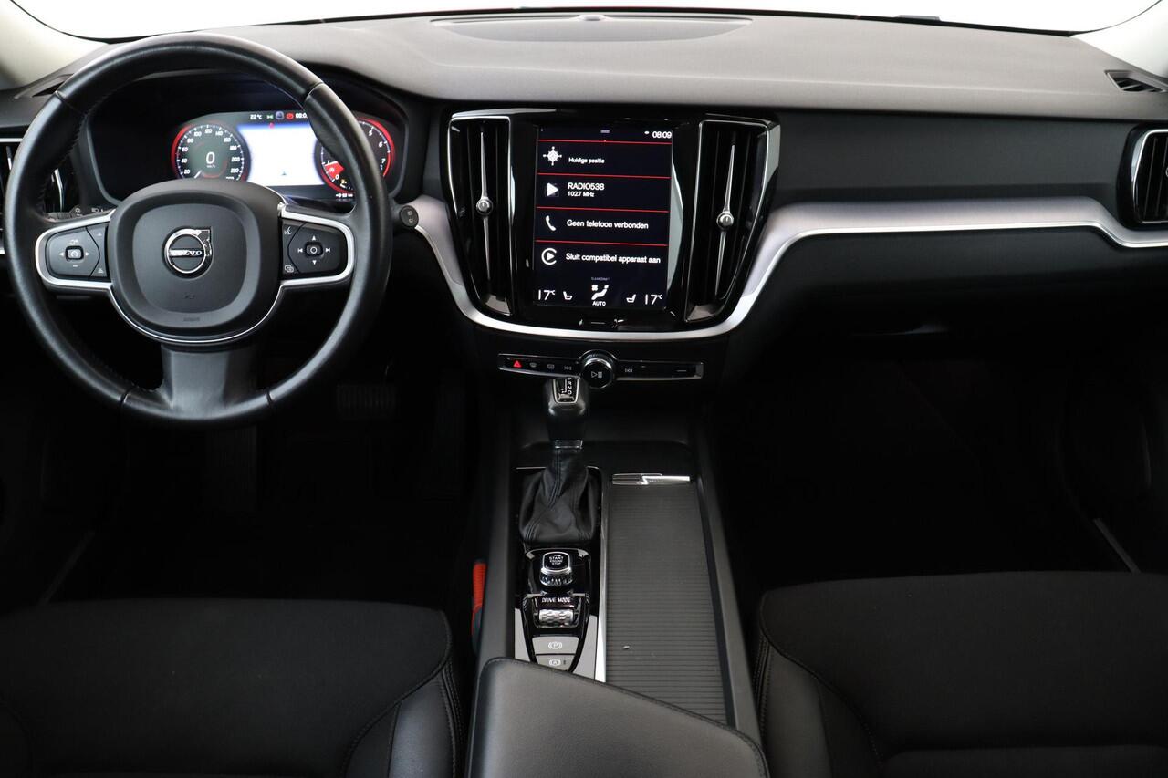 Volvo V60 T4 AUT. MOMENTUM PRO -BLIS|TREKHAAK|19"|ADAP.CRUISE|VERW.VOORSTOELEN