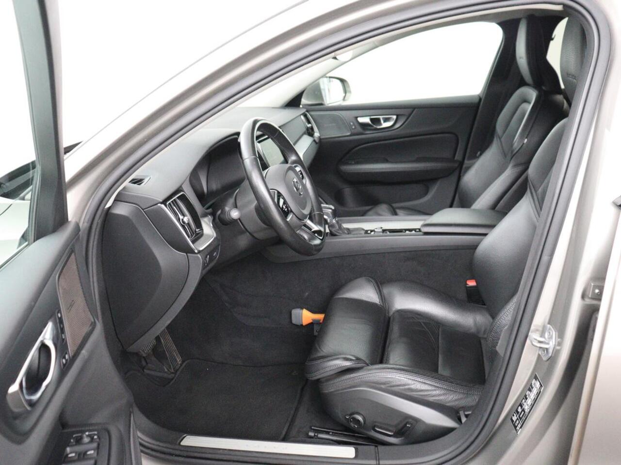 Volvo V60 2.0 T5 Inscription | Trekhaak | Leder | Stoel & Stuurverwarming | Navigatie | Carplay | Harman/Kardon | LED