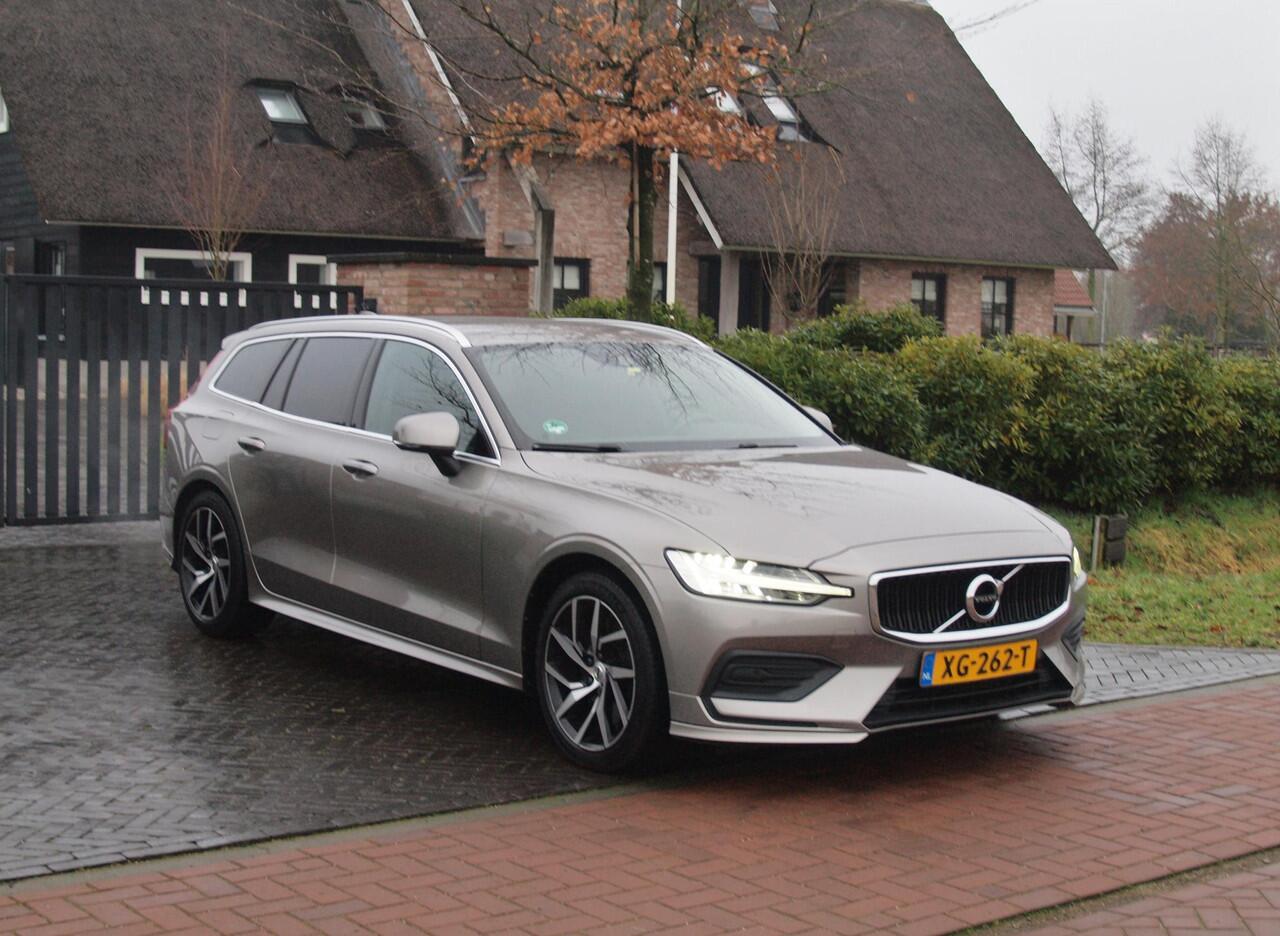 Volvo V60 2.0 T5 Momentum | Sportstoelen | Apple Carplay | Cruise Control | Leer | Trekhaak |