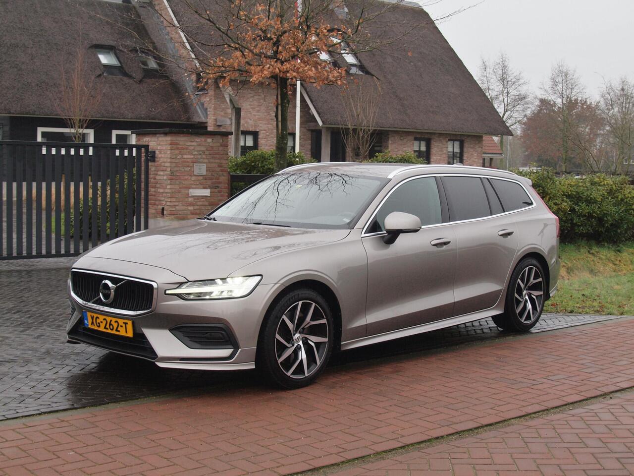Volvo V60 2.0 T5 Momentum | Sportstoelen | Apple Carplay | Cruise Control | Leer | Trekhaak |