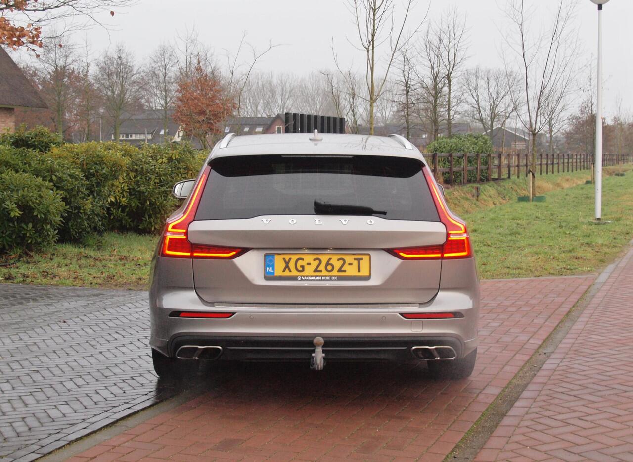 Volvo V60 2.0 T5 Momentum | Sportstoelen | Apple Carplay | Cruise Control | Leer | Trekhaak |