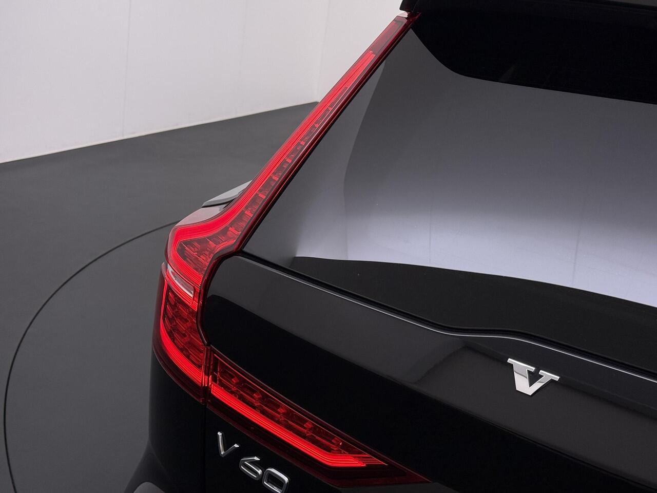 Volvo V60 2.0 T5 R-Design Trekhaak/AdaptiveCruise/Polestar etc.