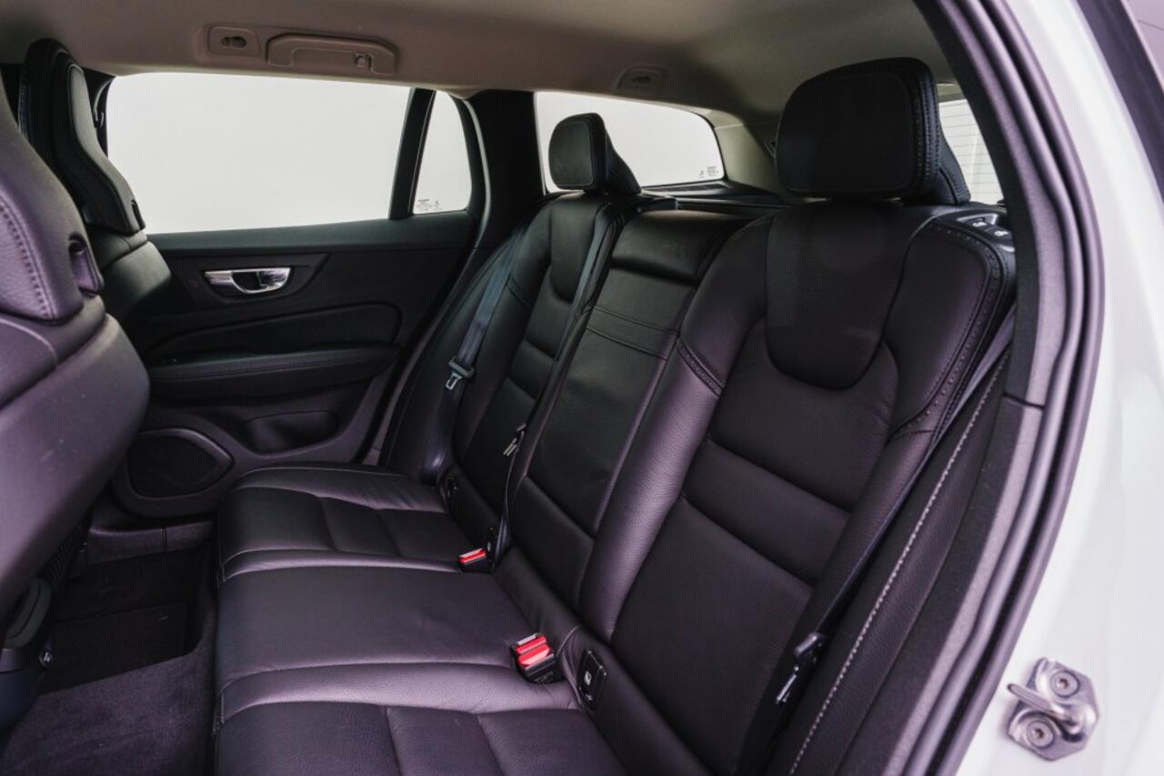 Volvo V60 T5 AWD Cross Country Pro